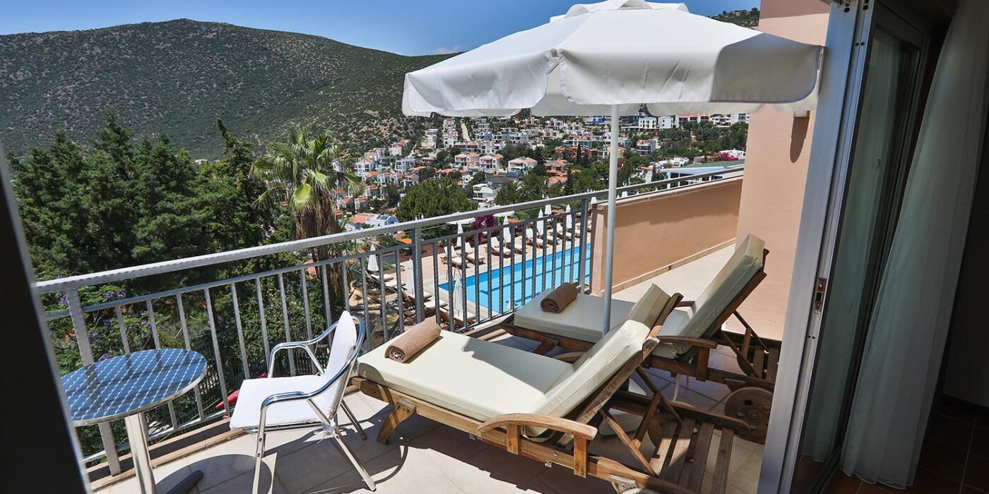 HappyKalkan Teras Suite