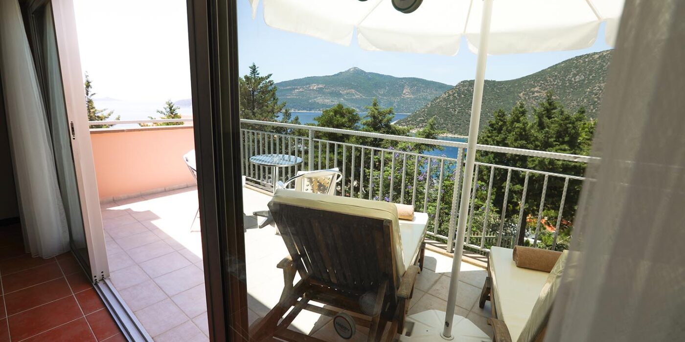 HappyKalkan Teras Suite